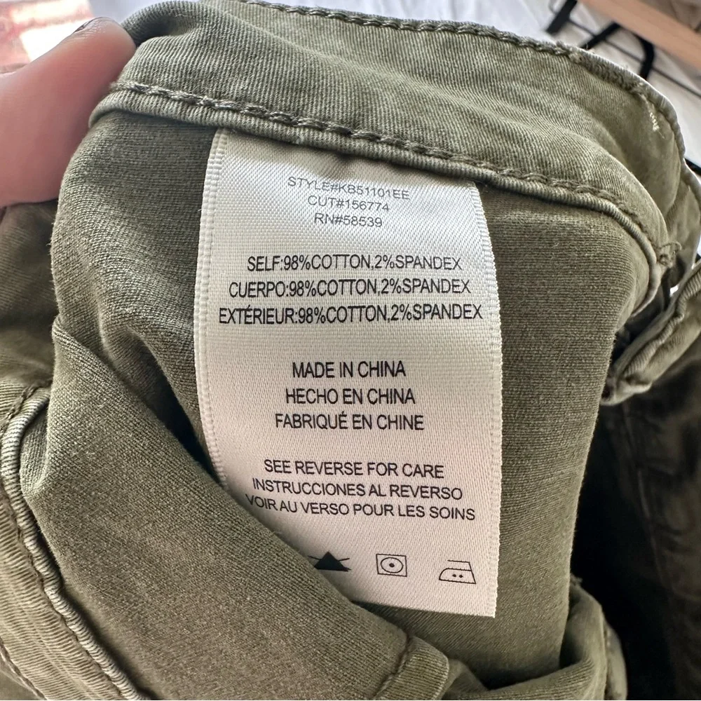 Kut from the Kloth (0) Olive Green Utility Cargo Shorts - 5” Inseam - Picture 8 of 8